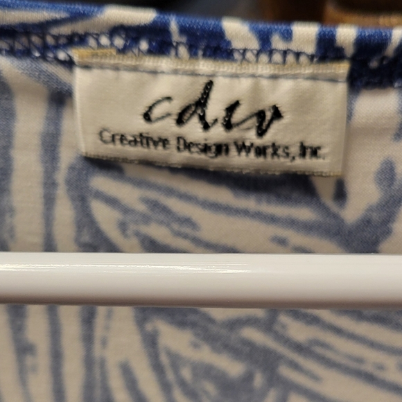 Women's Sleeveless Top - Picture 3 of 5